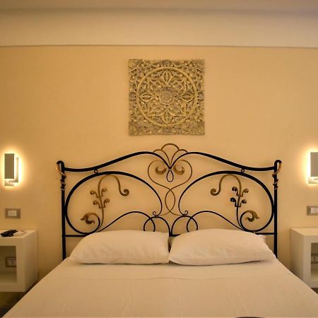 Federico 70 Zaffiro Luxury Hotel Palermo Luaran gambar